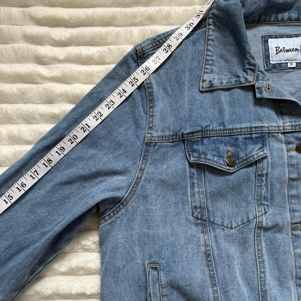 BETWEEN US Oversized Denim Jacket Women’s 3X Light Wash 100% Cotton Jean - Picture 8 of 8